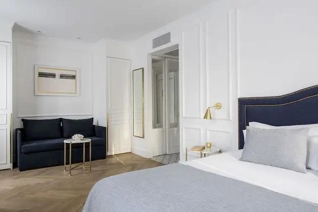 Junior Süit, Balkon