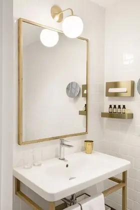 Junior Süit, Balkon