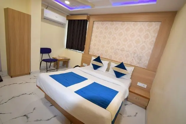 Deluxe AC Room