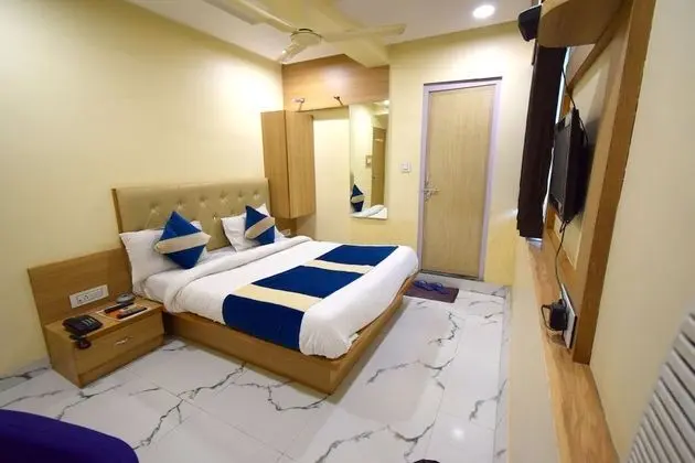 Deluxe AC Room