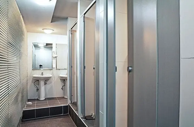 Ortak Ranzalı Oda, Sadece erkekler için (6 persons)