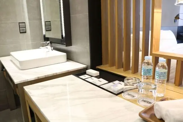 Deluxe Oda, Sigara İçilmez