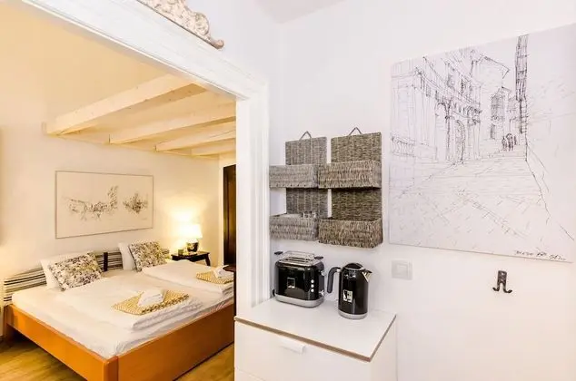 Stüdyo (Studio Apartment with Street view)