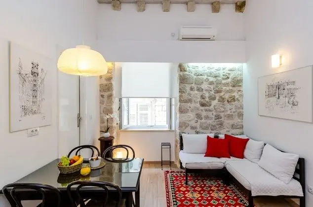 Stüdyo (Studio Apartment with Street view)