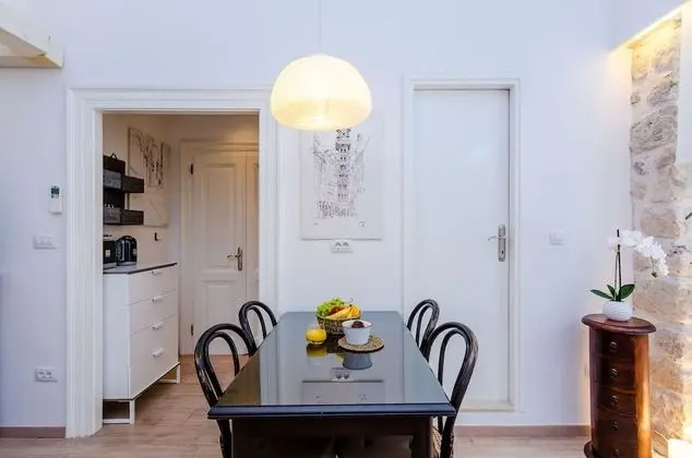 Stüdyo (Studio Apartment with Street view)