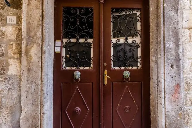 Stüdyo (Studio Apartment with Street view)