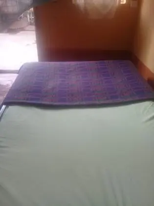 Büyük Yataklı Tek Kişilik Oda