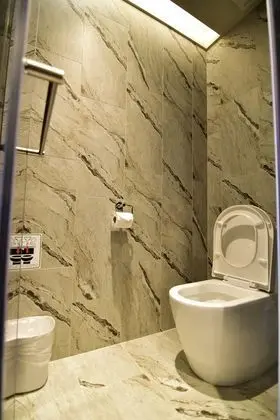 Üç Kişilik Oda