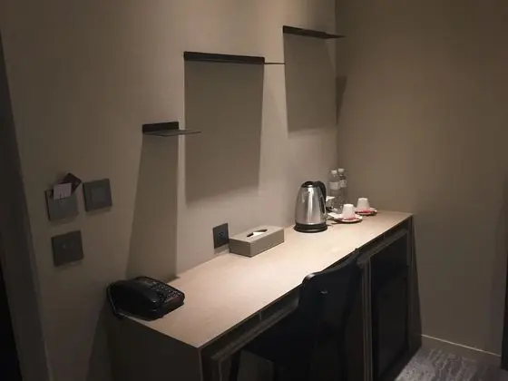 Tek Büyük Yataklı Oda, Penceresiz