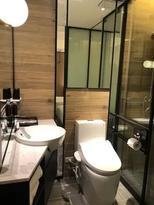 Tek Büyük Yataklı Oda, Penceresiz