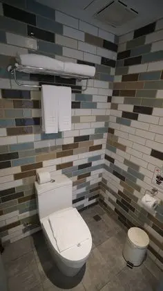 Tek Büyük Yataklı Oda, Penceresiz