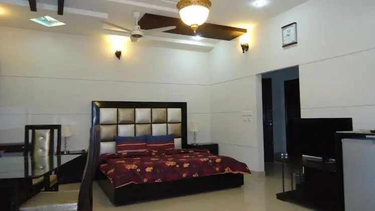 Deluxe Tek Büyük Yataklı Oda