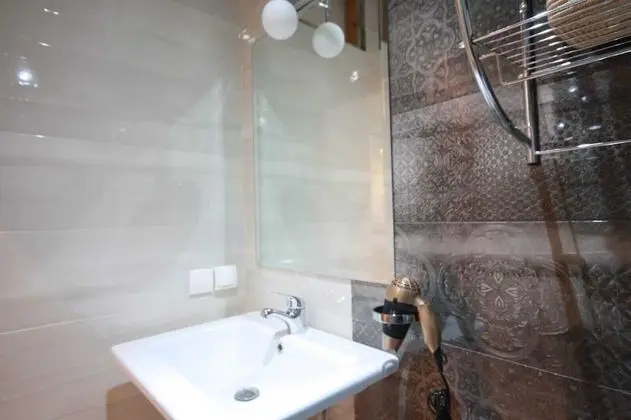 Grand Tek Büyük Yataklı Oda