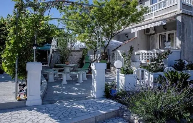 Apart Daire (Mig - with beautiful garden - A1 priz)