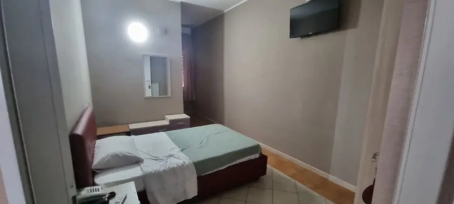 Tek Büyük Yataklı Oda