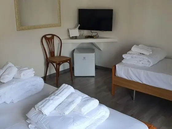 Üç Kişilik Oda