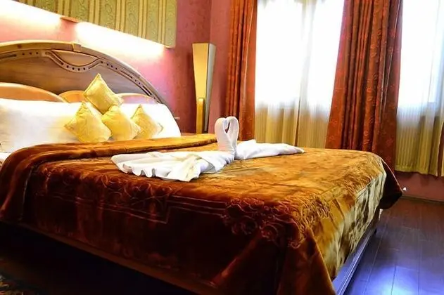 Deluxe Tek Büyük Yataklı Oda