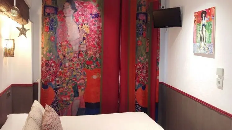 Comfort Tek Büyük Yataklı Oda