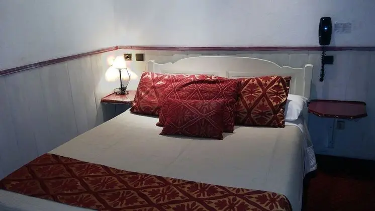 Comfort Tek Büyük Yataklı Oda