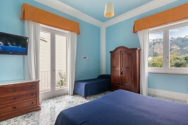 Üç Kişilik Oda