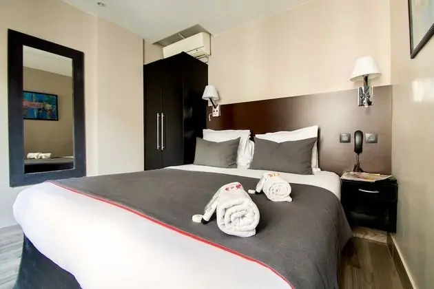 Büyük Yataklı Tek Kişilik Oda