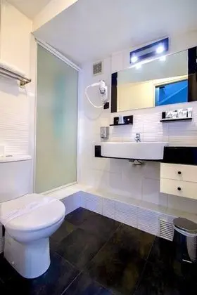 Büyük Yataklı Tek Kişilik Oda