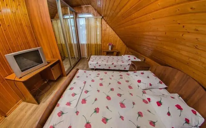 Economy Üç Kişilik Oda, Ortak Banyo