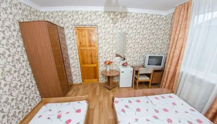 Economy Üç Kişilik Oda, Ortak Banyo