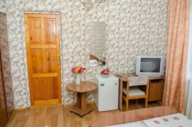 Economy Üç Kişilik Oda, Ortak Banyo