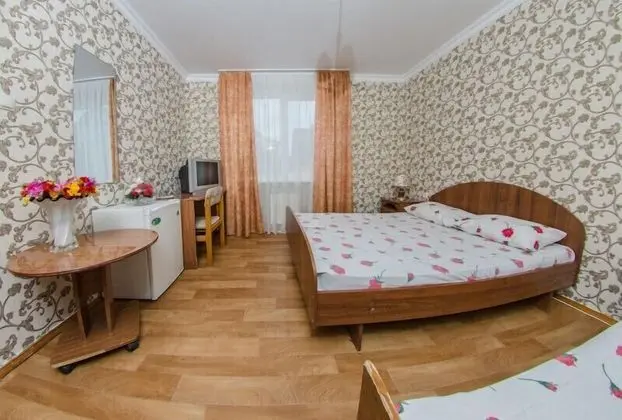 Economy Üç Kişilik Oda, Ortak Banyo