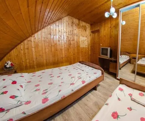 Economy Üç Kişilik Oda, Ortak Banyo