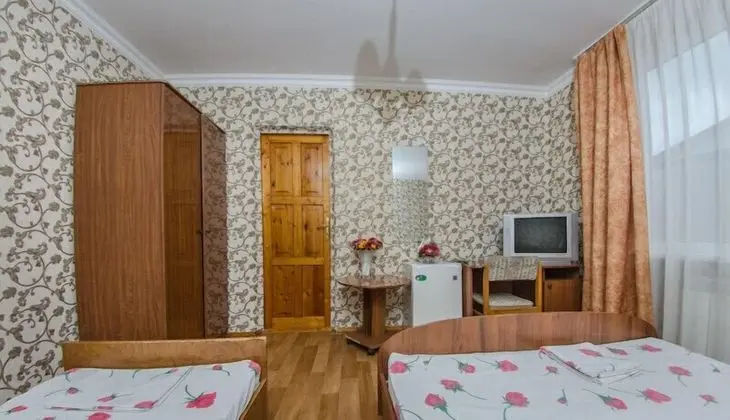Economy Üç Kişilik Oda, Ortak Banyo