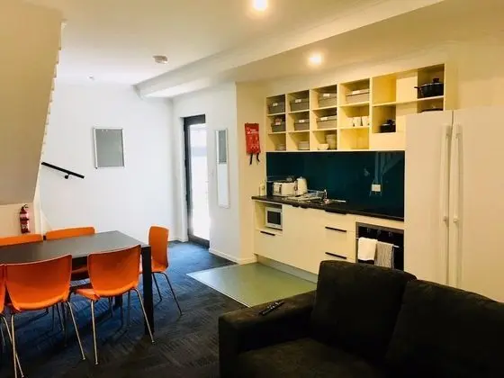 Basic Tek Büyük Yataklı Oda