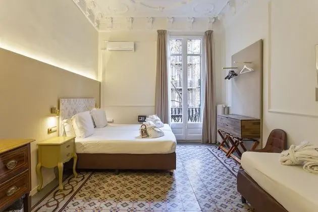 Üç Kişilik Oda, Balkon (Exterior Bathroom)