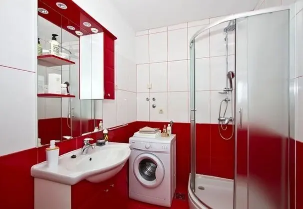 Ev (Miho - with pool - H(12+4))