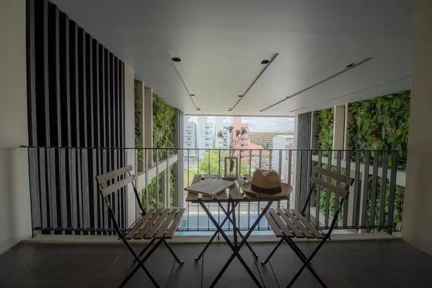 Pool Suite Room
