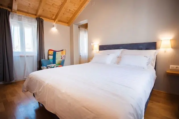 SUPERIOR TOP FLOOR SUITE