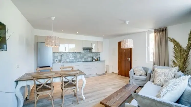 Deluxe Apartment 1, 2 Bedrooms, Ocean View, Sea Facing