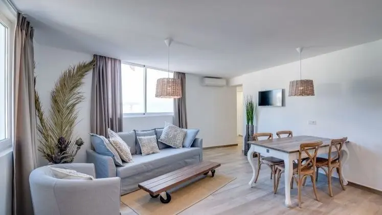 Deluxe Apartment 1, 2 Bedrooms, Ocean View, Sea Facing