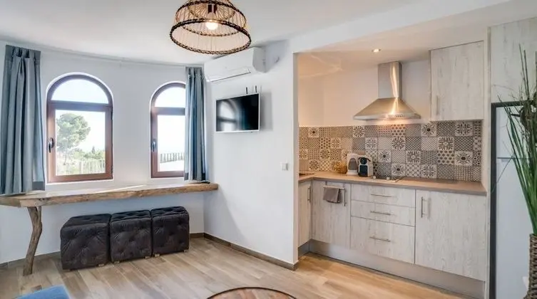 Deluxe Apartment 3, 1 Bedroom, Ocean View, Sea Facing