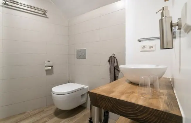 Deluxe Apartment 3, 1 Bedroom, Ocean View, Sea Facing