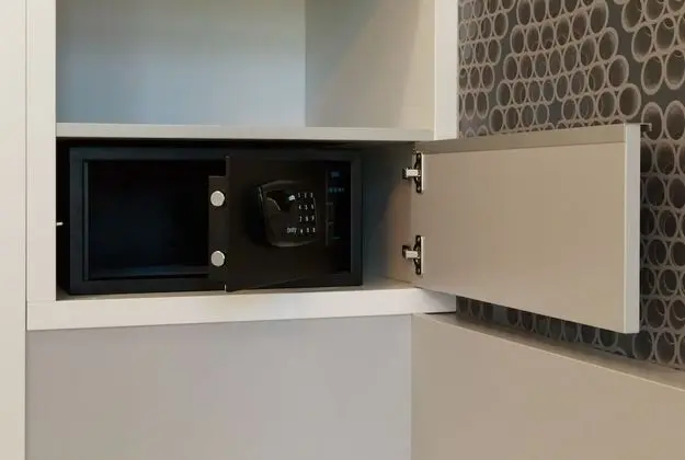 Deluxe Tek Büyük veya İki Ayrı Yataklı Oda, Balkon