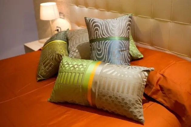 Üç Kişilik Oda, Sigara İçilmez