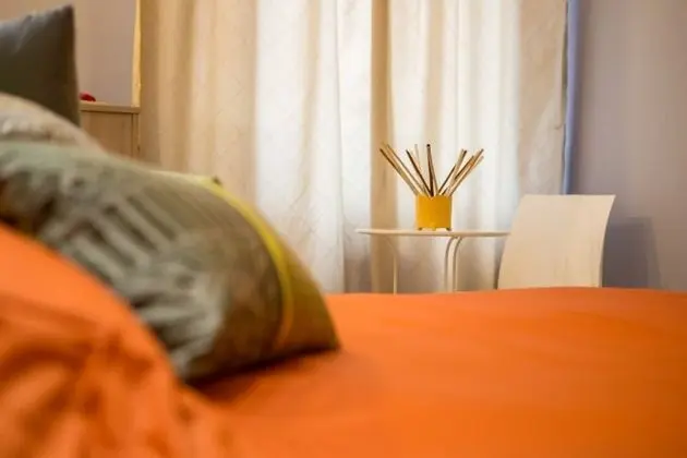 Üç Kişilik Oda, Sigara İçilmez