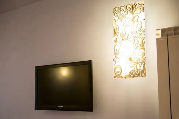 Üç Kişilik Oda, Sigara İçilmez