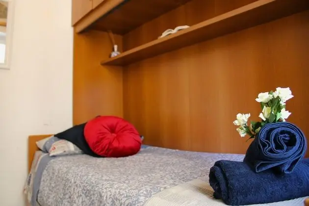 Basic Oda, 1 Tek Kişilik Yatak