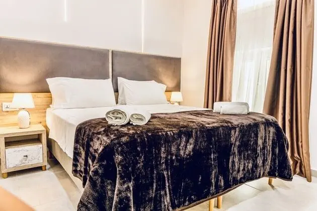 Standard Tek Büyük Yataklı Oda