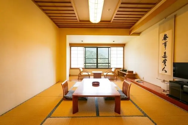 Traditional Oda (Japanese Style with Private Toilet)