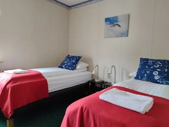 İki Ayrı Yataklı Oda, Ortak Banyo