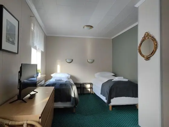 Üç Kişilik Oda, Ortak Banyo